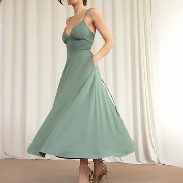 Chic High-End Women's Satin Slip Dress – Minimalist Sling Strap Design